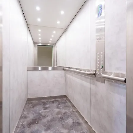 شقة Renting - Fleurs - Luxury Terrace Quiet Private Parking *