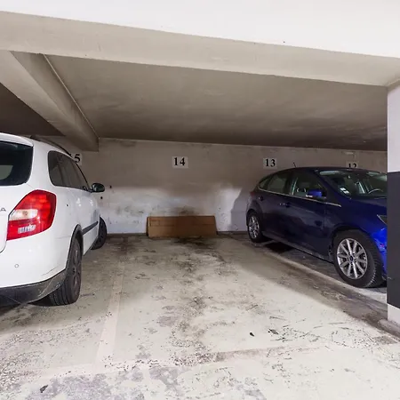 شقة Renting - Fleurs - Luxury Terrace Quiet Private Parking *