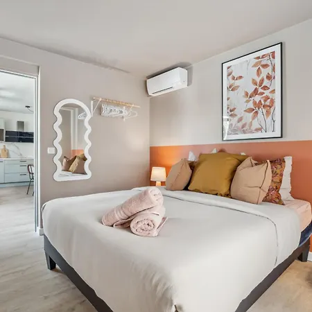 Renting - Fleurs - Luxury Terrace Quiet Private Parking *