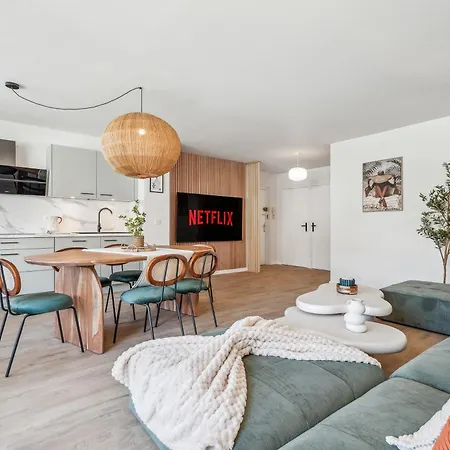 Renting - Fleurs - Luxury Terrace Quiet Private Parking