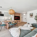 Renting - Fleurs - Luxury Terrace Quiet Private Parking